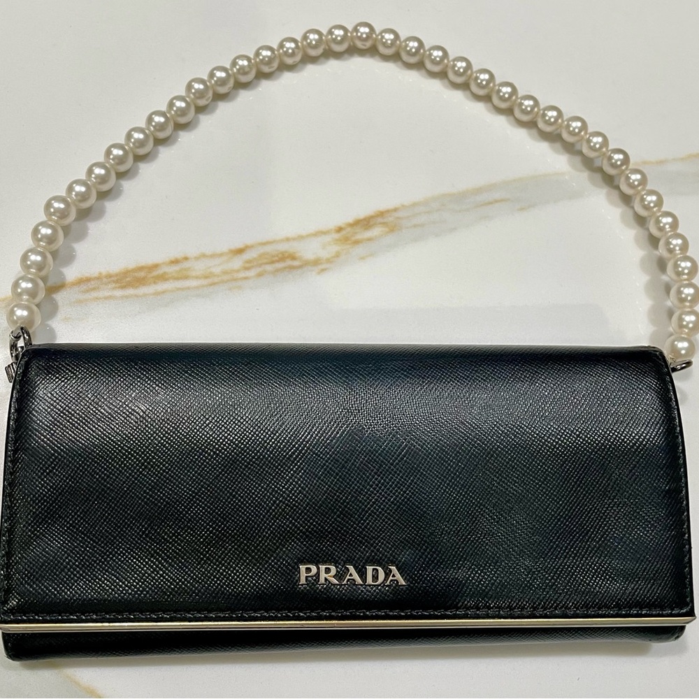 AUTH Prada Long Wallet on Chain